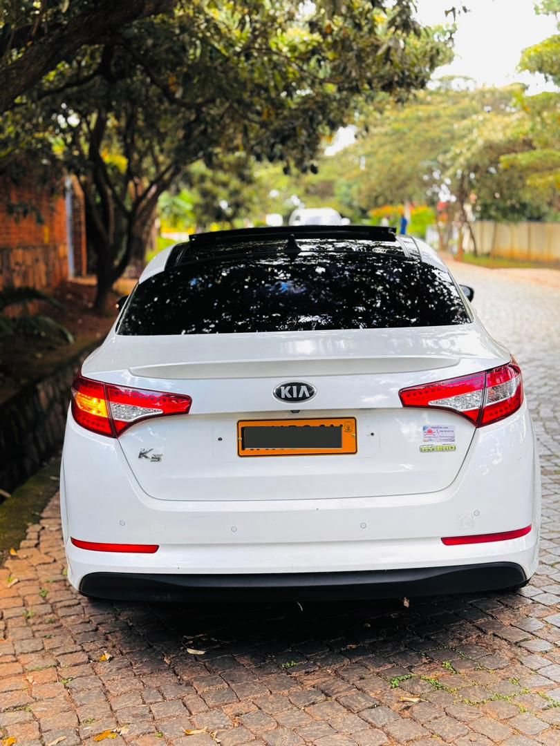 KIA K5 Gallery Image